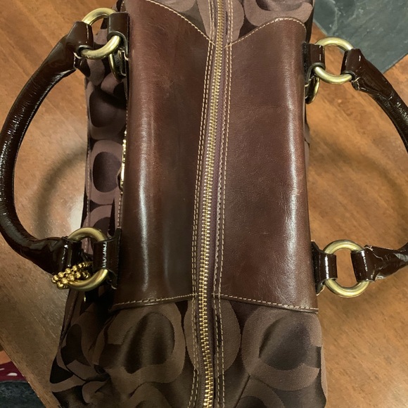 Coach monogram handbag - Picture 4 of 8